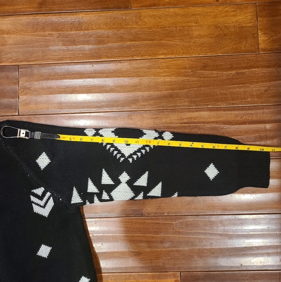 Aztec Cardigan - Picture 11 of 11